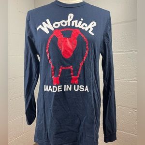 M blue woolrich long sleeved T-shirt